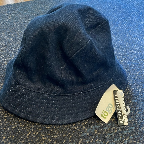 ☀️ REVERSIBLE BUCKET HATS! - Picture 3 of 5